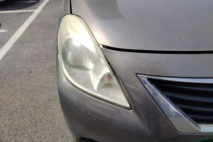 Used Nissan Sunny 2011 1.5XE CVT Comfort Edition Right Front Headlight
