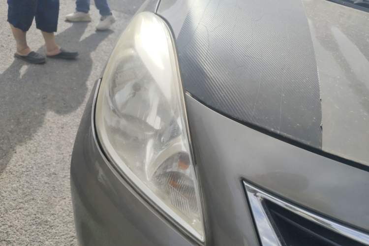 Used Nissan Sunny 2011 1.5XE CVT Comfort Edition Right Front Headlight