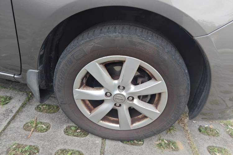 Used Nissan Sunny 2011 1.5XL CVT Luxury Edition Right Front Wheel Hub
