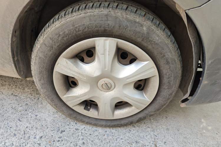 Used Nissan Sunny 2011 1.5XE CVT Comfort Edition Right Front Wheel Hub