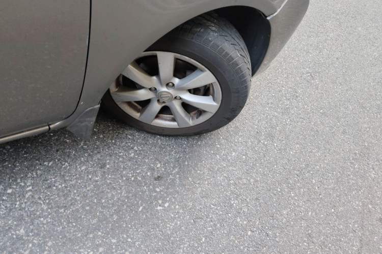 Used Nissan Sunny 2011 1.5XL CVT Luxury Edition Right Front Wheel Hub