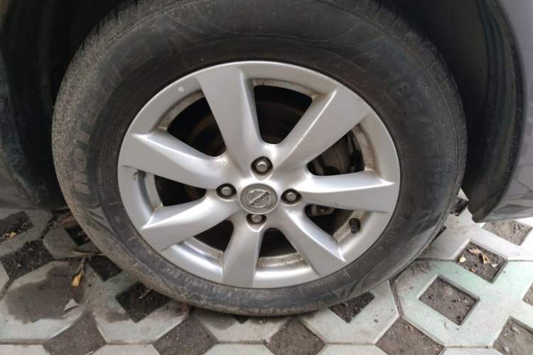 Used Nissan Sunny 2011 1.5XL CVT Luxury Edition Right Front Wheel Hub