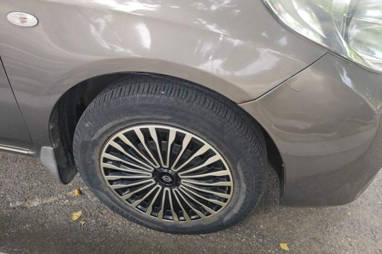 Used Nissan Sunny 2011 1.5XE CVT Comfort Edition Right Front Wheel Hub