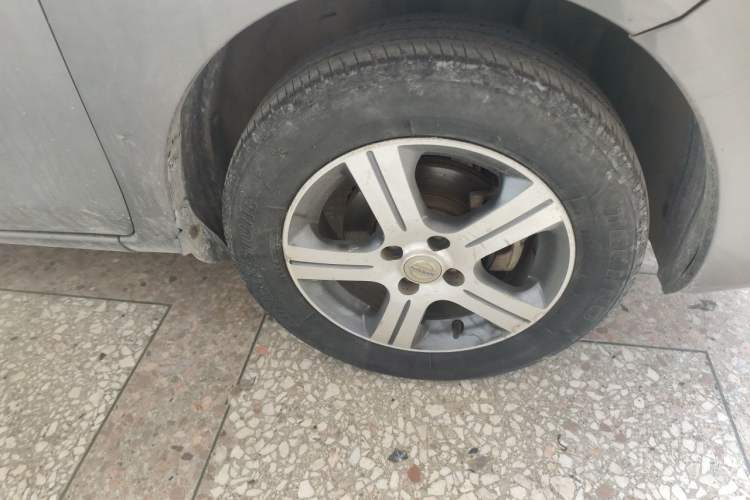 Used Nissan Sunny 2011 1.5XE Manual Comfort Edition Right Front Wheel Hub