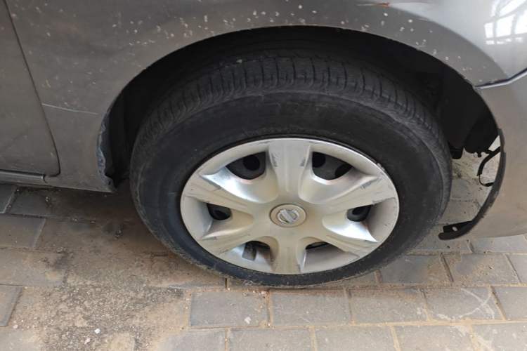 Used Nissan Sunny 2011 1.5XE Manual Comfort Edition Right Front Wheel Hub