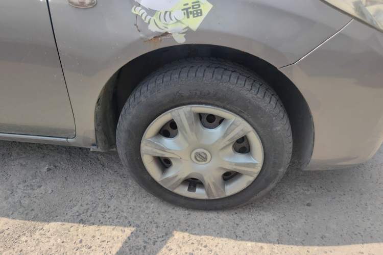 Used Nissan Sunny 2011 1.5XE Manual Comfort Edition Right Front Wheel Hub