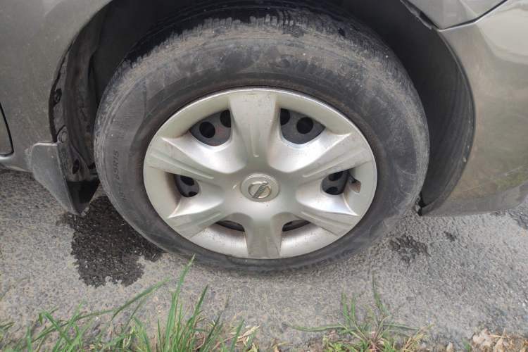 Used Nissan Sunny 2011 1.5XE CVT Comfort Edition Right Front Wheel Hub