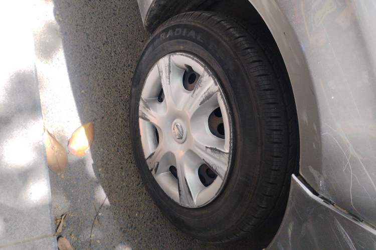 Used Nissan Sunny 2011 1.5XE CVT Comfort Edition Right Front Wheel Hub