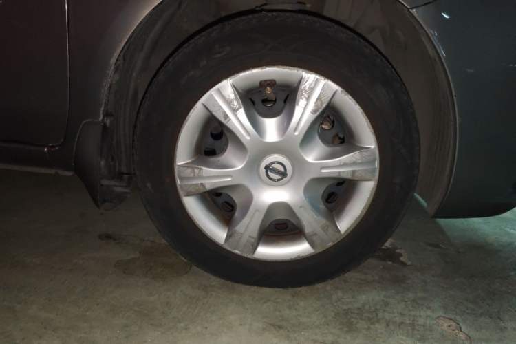 Used Nissan Sunny 2011 1.5XE CVT Comfort Edition Right Front Wheel Hub