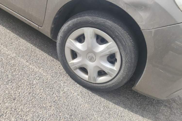 Used Nissan Sunny 2011 1.5XE CVT Comfort Edition Right Front Wheel Hub