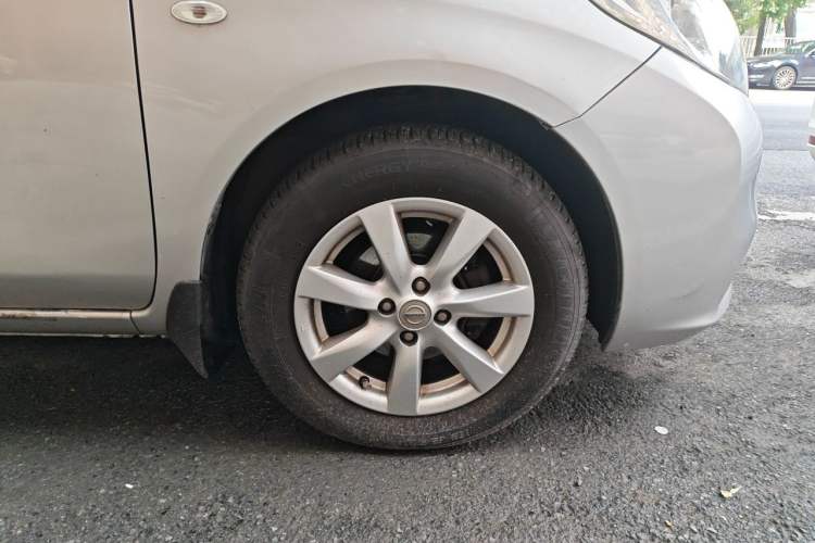 Used Nissan Sunny 2011 1.5XL CVT Luxury Edition Right Front Wheel Hub