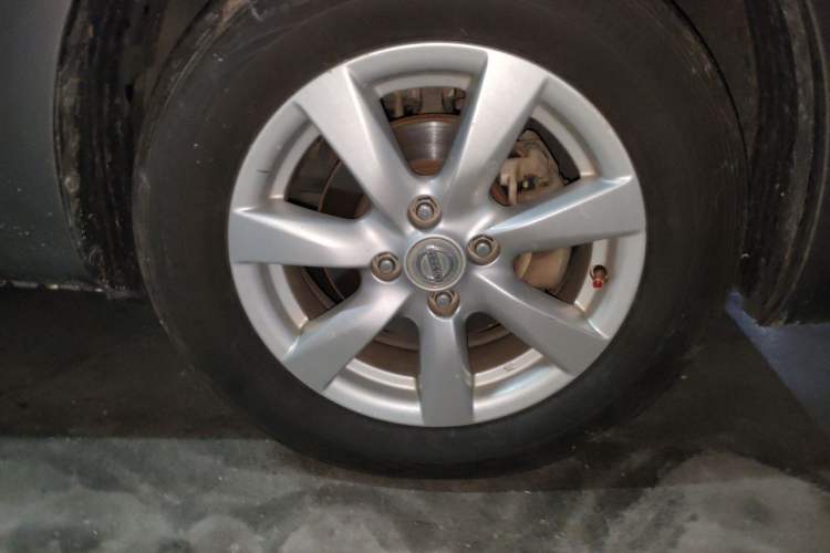 Used Nissan Sunny 2011 1.5XL CVT Luxury Edition Right Front Wheel Hub