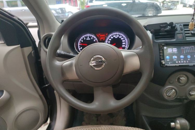 Used Nissan Sunny 2011 1.5XL CVT Luxury Edition Steering Wheel