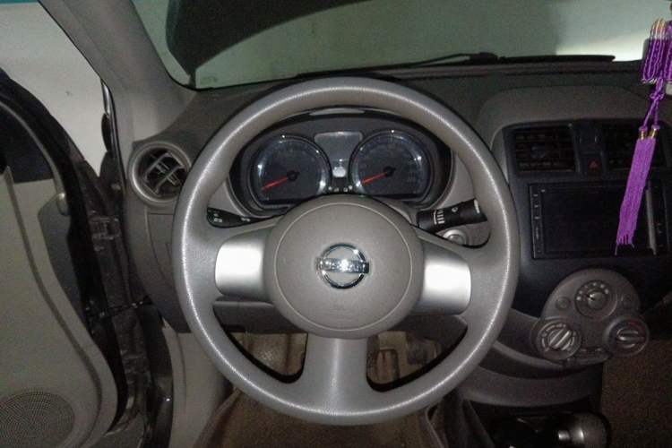 Used Nissan Sunny 2011 1.5XL CVT Luxury Edition Steering Wheel