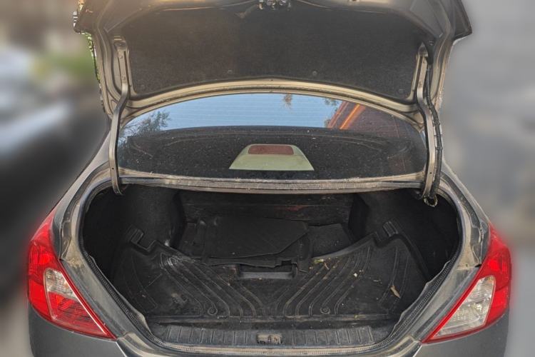Used Nissan Sunny 2011 1.5XE Manual Comfort Edition Trunk