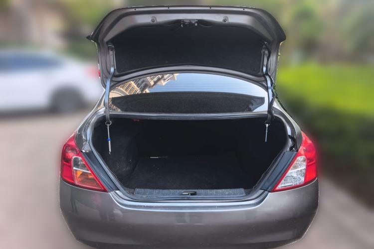 Used Nissan Sunny 2011 1.5XL Manual Deluxe Edition Trunk