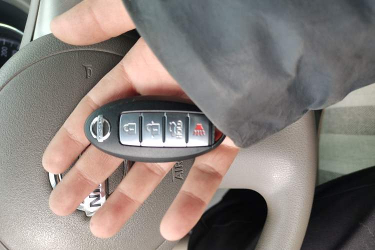 Used Nissan Sunny 2011 1.5XL Manual Deluxe Edition Vehicle Key