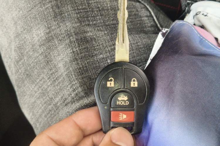 Used Nissan Sunny 2011 1.5XE Manual Comfort Edition Vehicle Key