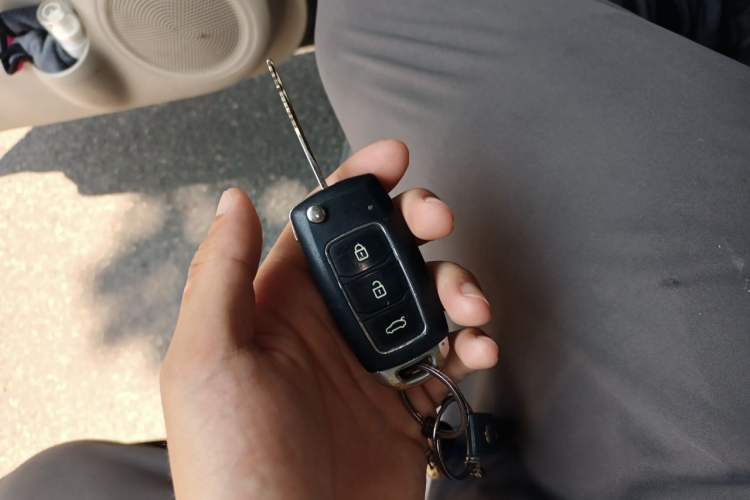 Used Nissan Sunny 2011 1.5XE Manual Comfort Edition Vehicle Key