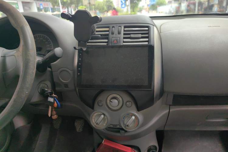 Used Nissan Sunny 2011 1.5XE Manual Comfort Edition Audio And AC Panel