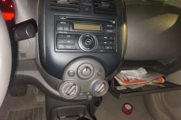 Used Nissan Sunny 2011 1.5XE CVT Comfort Edition Audio And AC Panel