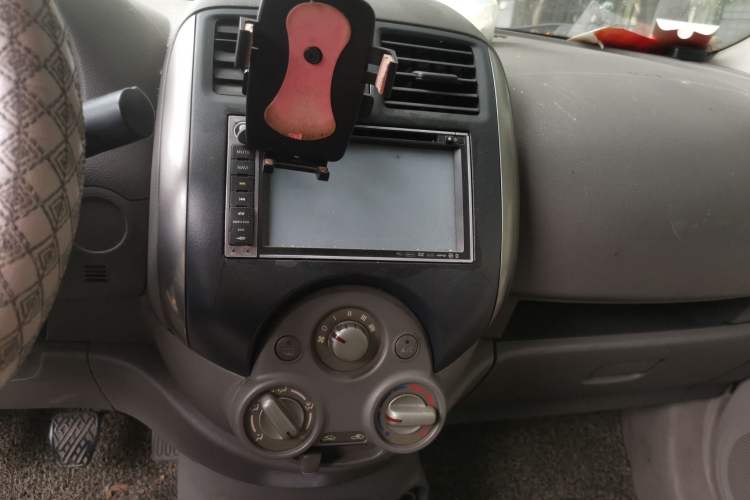 Used Nissan Sunny 2011 1.5XE Manual Comfort Edition Audio And AC Panel