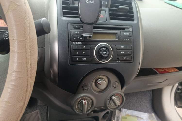 Used Nissan Sunny 2011 1.5XE Manual Comfort Edition Audio And AC Panel