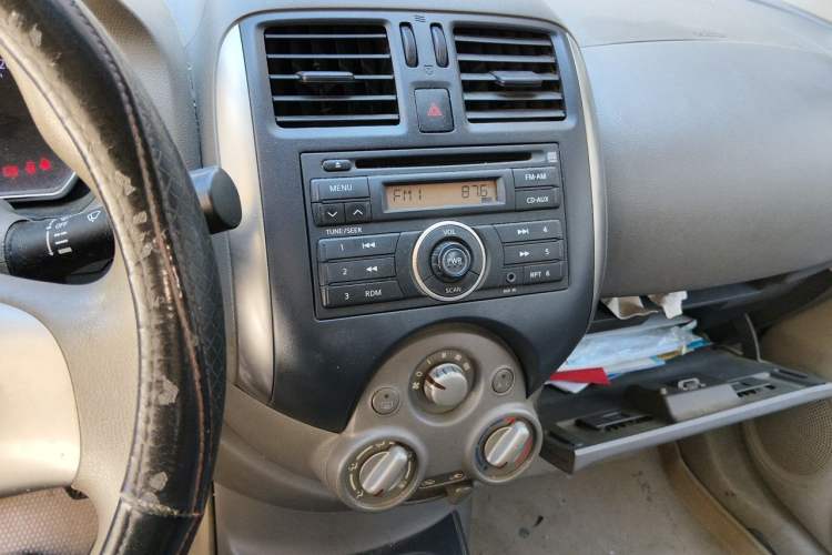 Used Nissan Sunny 2011 1.5XL Manual Deluxe Edition Audio And AC Panel