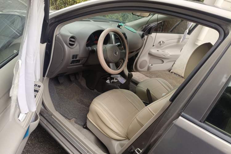 Used Nissan Sunny 2011 1.5XE Manual Comfort Edition Driver Seat