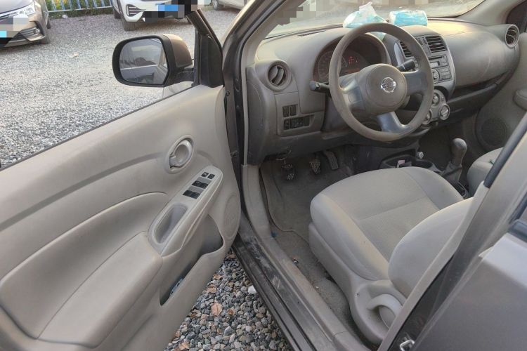 Used Nissan Sunny 2011 1.5XE Manual Comfort Edition Driver Seat