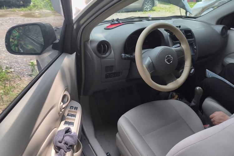 Used Nissan Sunny 2011 1.5XE Manual Comfort Edition Driver Seat