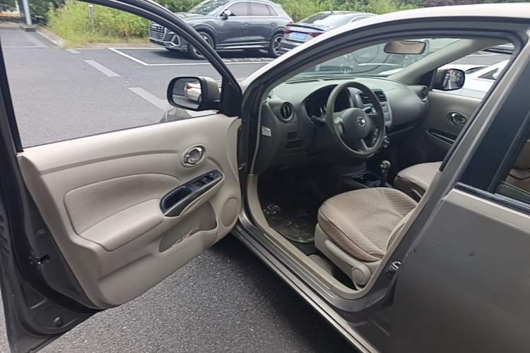 Used Nissan Sunny 2011 1.5XL CVT Luxury Edition Driver Seat