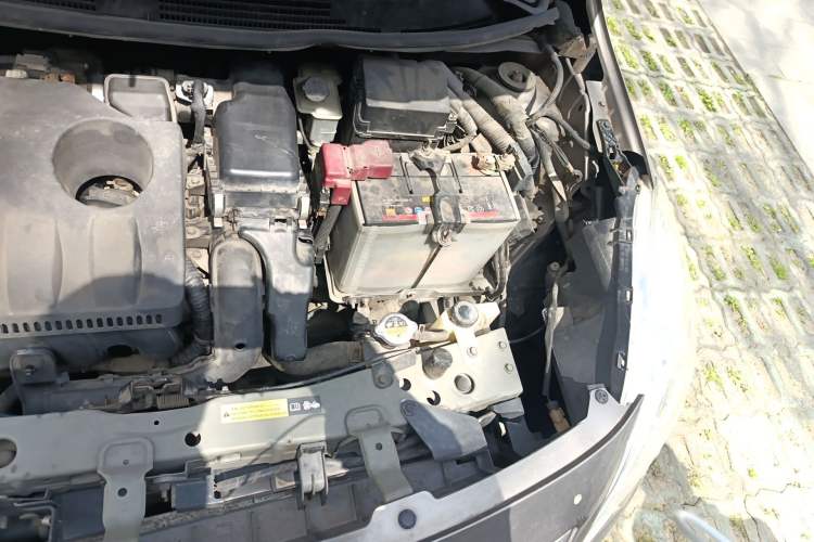 Used Nissan Sunny 2011 1.5XL Manual Deluxe Edition Engine Bay Left