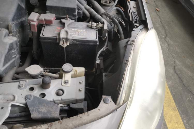 Used Nissan Sunny 2011 1.5XE Manual Comfort Edition Engine Bay Left