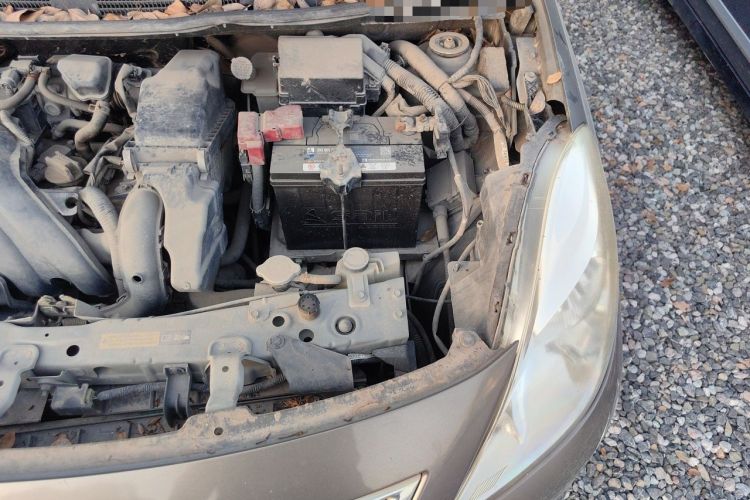 Used Nissan Sunny 2011 1.5XE Manual Comfort Edition Engine Bay Left