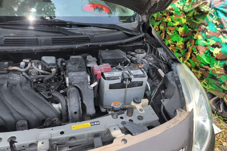 Used Nissan Sunny 2011 1.5XE Manual Comfort Edition Engine Bay Left