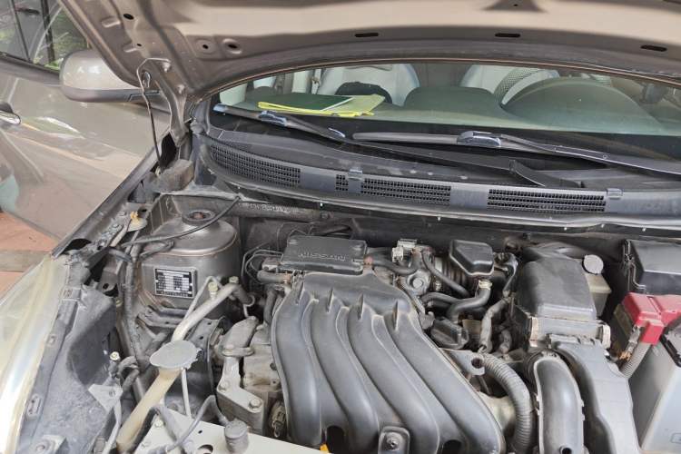 Used Nissan Sunny 2011 1.5XE Manual Comfort Edition Engine Bay Right