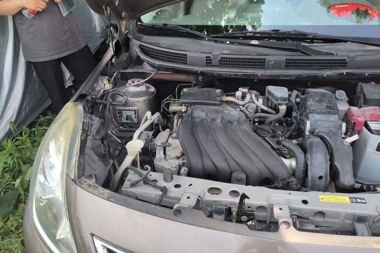 Used Nissan Sunny 2011 1.5XE Manual Comfort Edition Engine Bay Right