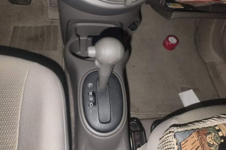 Used Nissan Sunny 2011 1.5XE CVT Comfort Edition Gear Lever