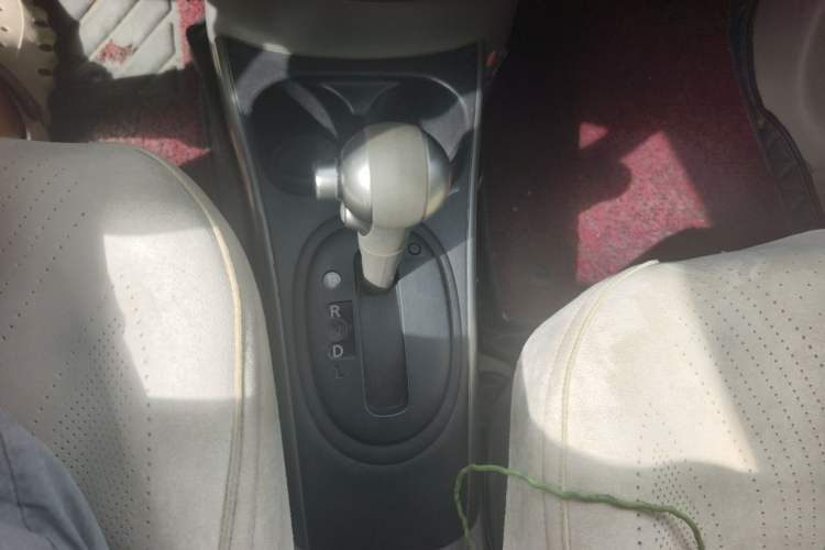 Used Nissan Sunny 2011 1.5XL CVT Luxury Edition Gear Lever