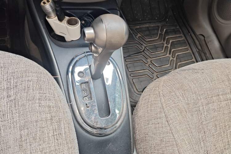 Used Nissan Sunny 2011 1.5XL CVT Luxury Edition Gear Lever