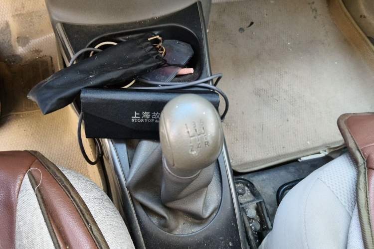 Used Nissan Sunny 2011 1.5XL Manual Deluxe Edition Gear Lever