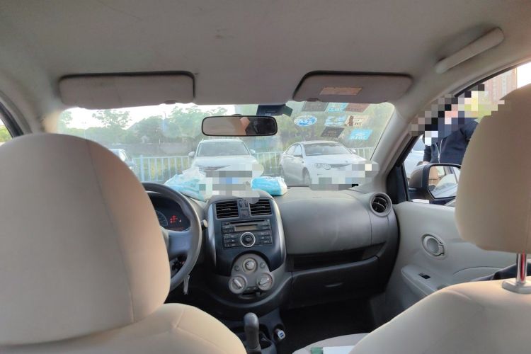 Used Nissan Sunny 2011 1.5XE Manual Comfort Edition Headliner