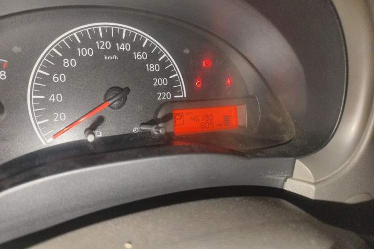 Used Nissan Sunny 2011 1.5XE CVT Comfort Edition Odometer Close Up