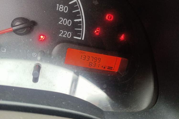 Used Nissan Sunny 2011 1.5XE Manual Comfort Edition Odometer Close Up