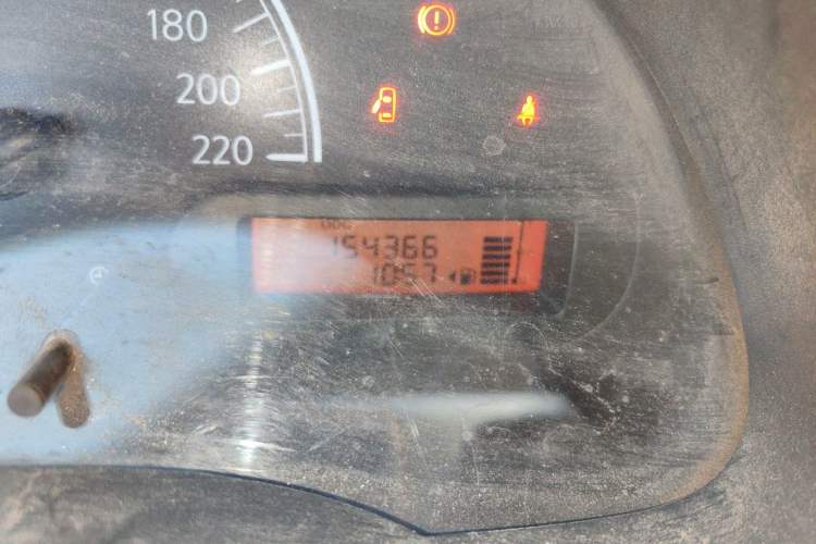 Used Nissan Sunny 2011 1.5XE Manual Comfort Edition Odometer Close Up