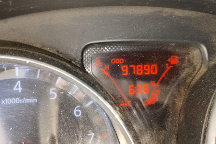 Used Nissan Sunny 2011 1.5XL Manual Deluxe Edition Odometer Close Up