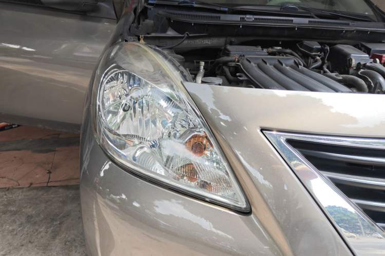 Used Nissan Sunny 2011 1.5XE Manual Comfort Edition Right Front Headlight