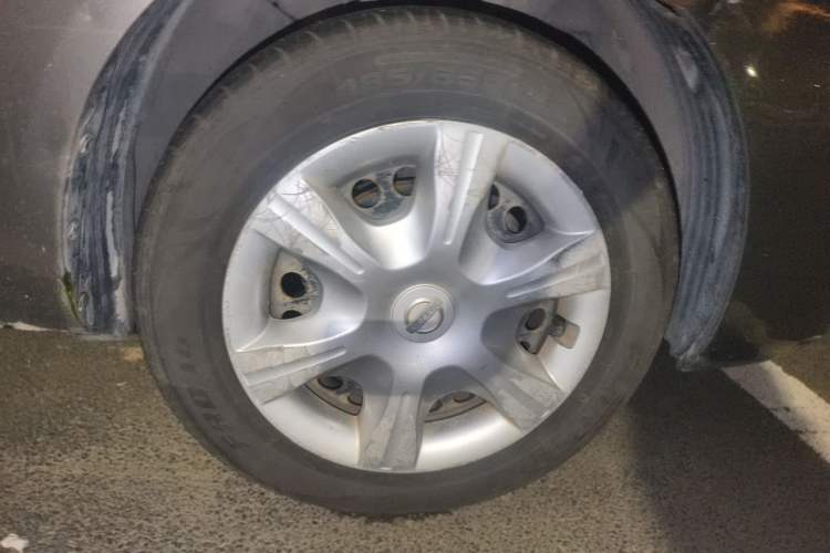 Used Nissan Sunny 2011 1.5XE CVT Comfort Edition Right Front Wheel Hub