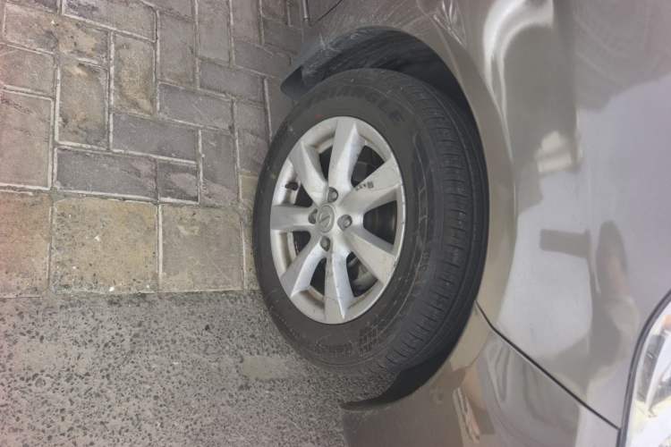 Used Nissan Sunny 2011 1.5XL CVT Luxury Edition Right Front Wheel Hub